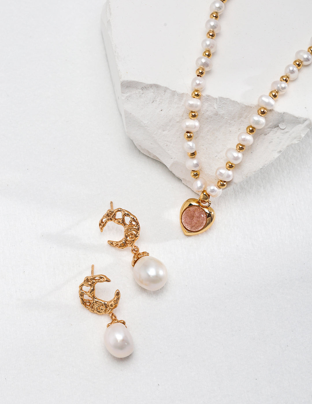 Strawberry Crystal Pearl Necklace