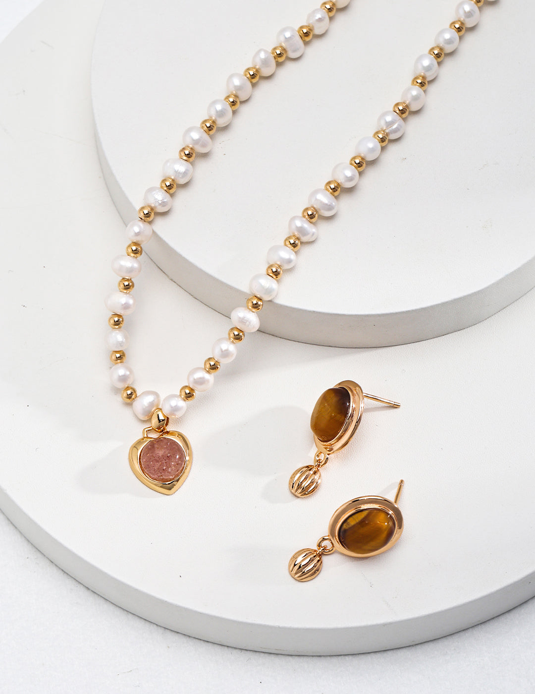 Strawberry Crystal Pearl Necklace